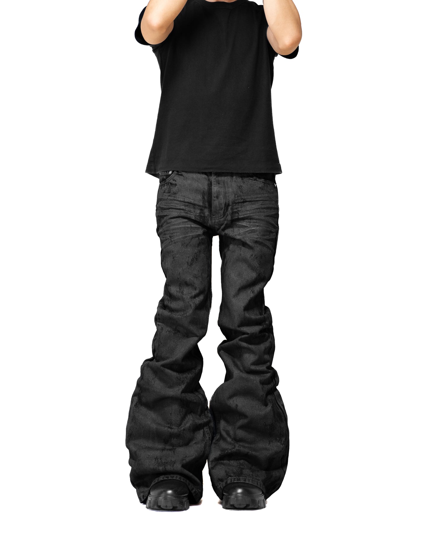 GLOSS BLACK FLARE PANTS
