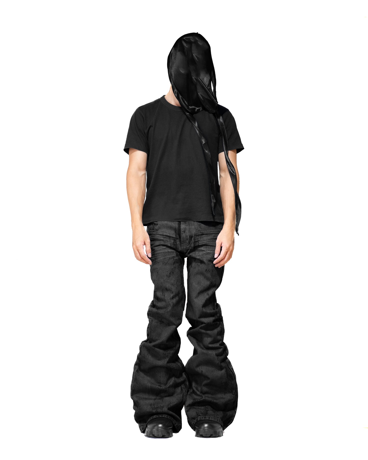 GLOSS BLACK FLARE PANTS