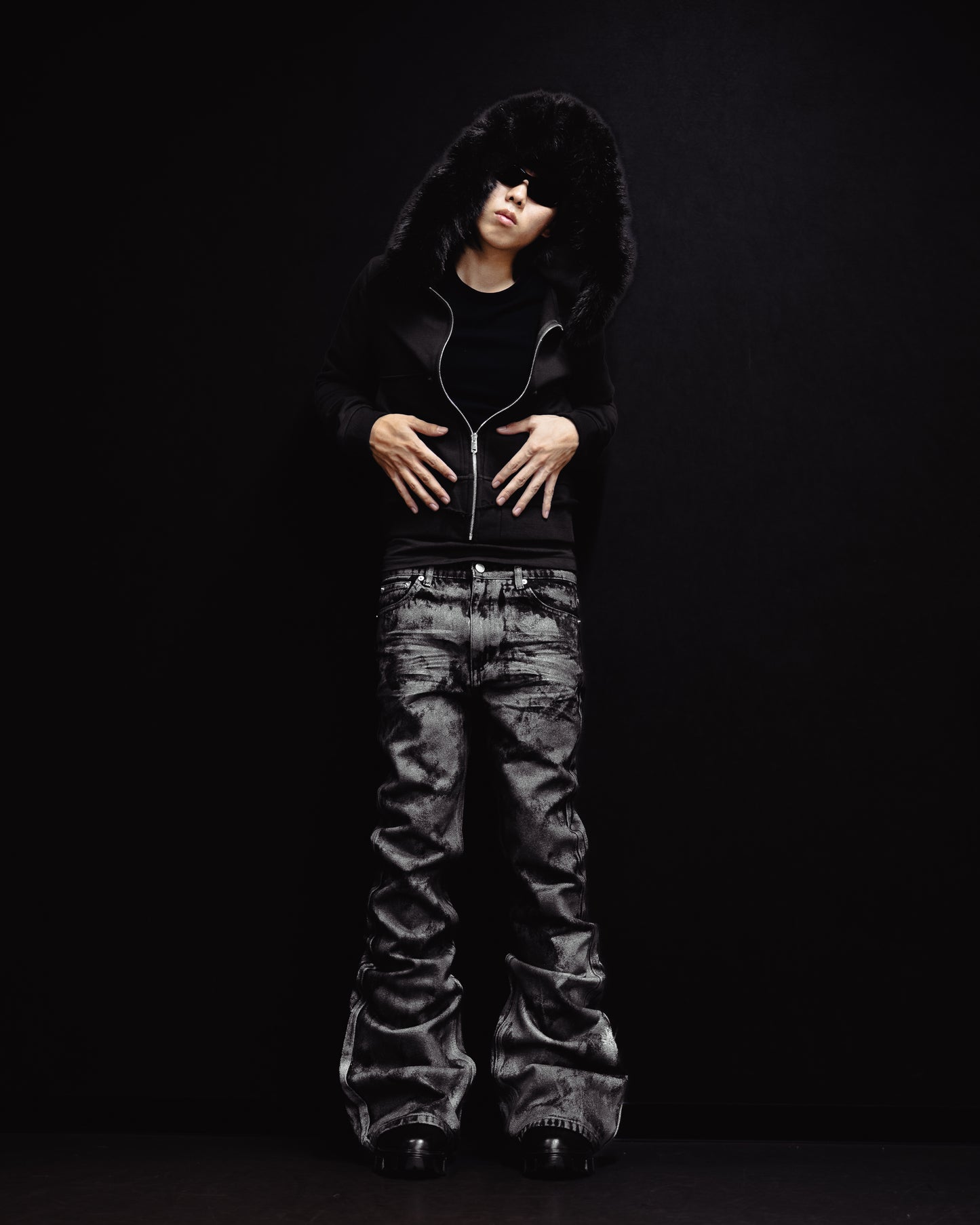 -SET- GLOSS BLACK FLARE PANTS & CROPPED FUR BLACK HOODIE