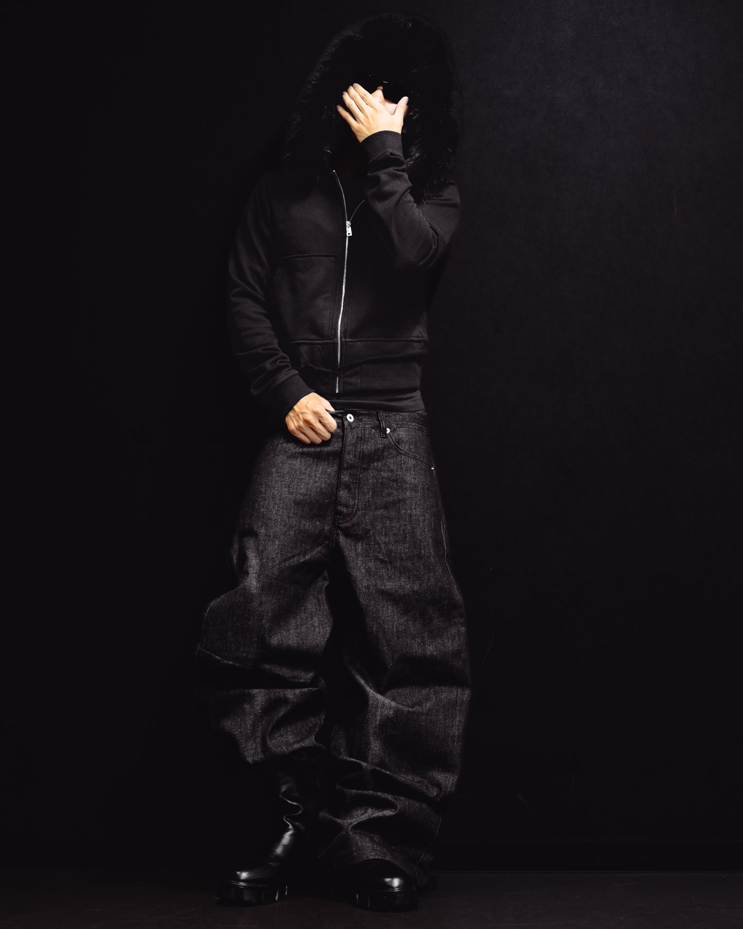 “CROPPED FUR BLACK HOODIE”