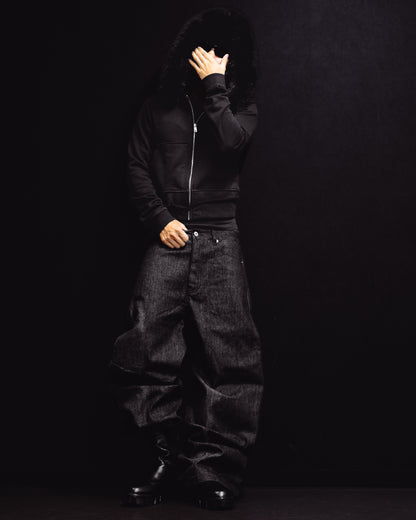 “VOLUME SHAPED WIDE BLACK DENIM”