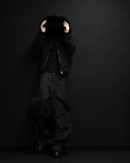 “VOLUME SHAPED WIDE BLACK DENIM”