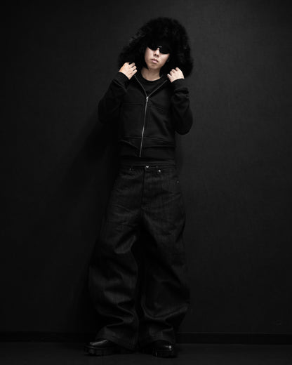 “VOLUME SHAPED WIDE BLACK DENIM”