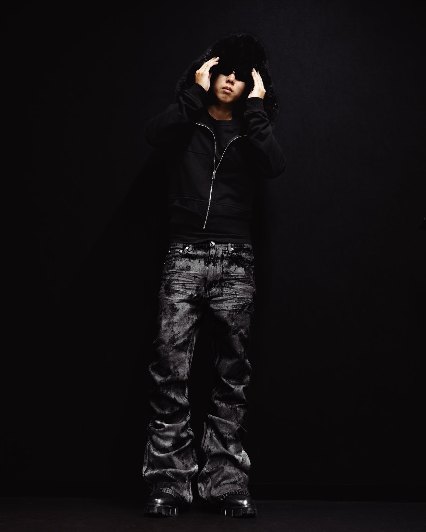 -SET- GLOSS BLACK FLARE PANTS & CROPPED FUR BLACK HOODIE