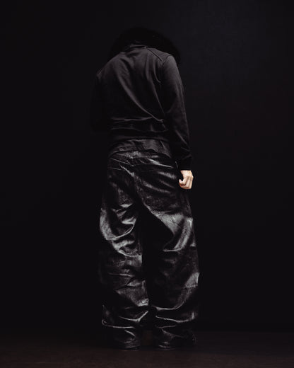 “COATING VOLUME SHAPED WIDE BLACK DENIM”