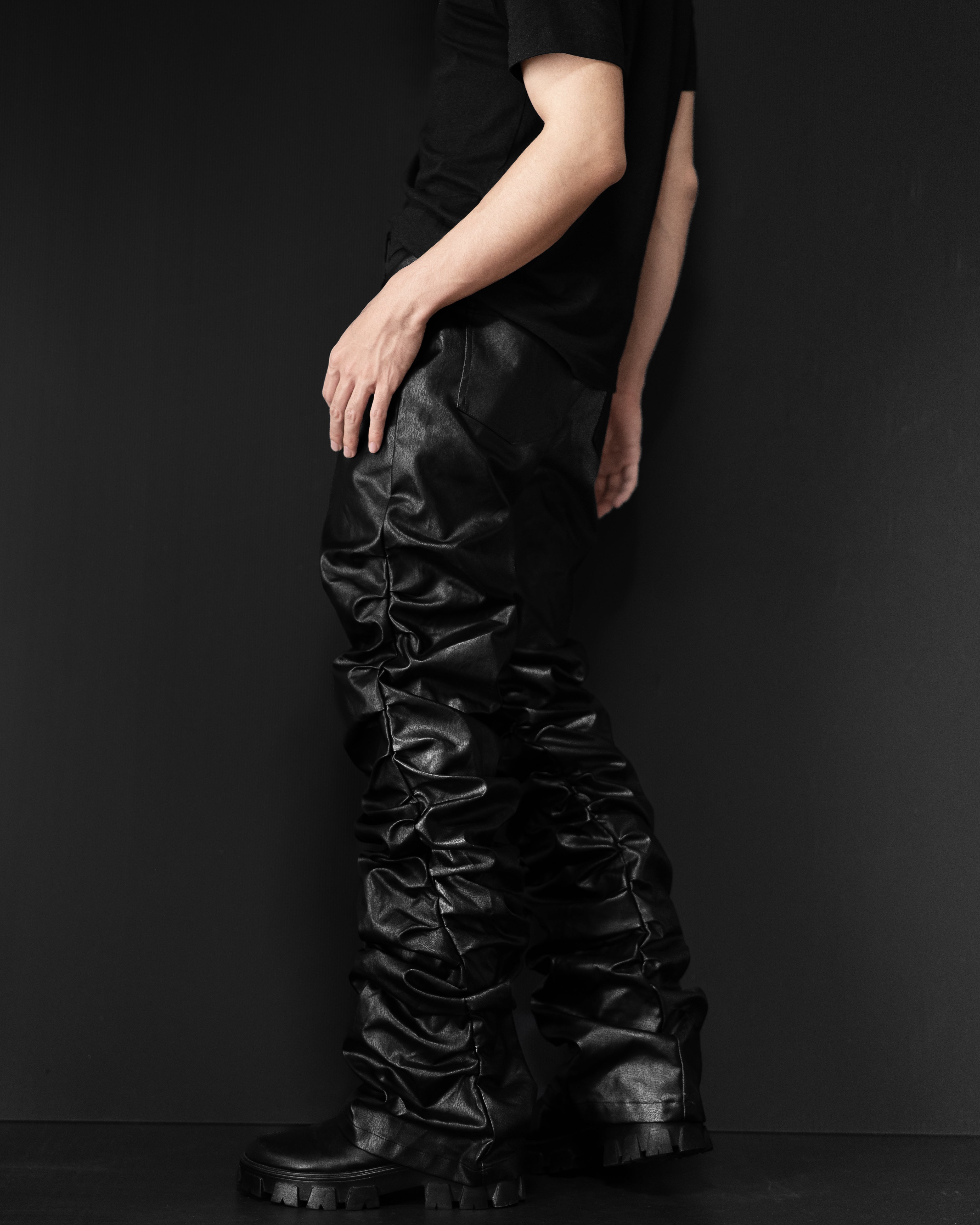 LONG LEATHER GATHERED PANTS – ADAMAS KRONOS
