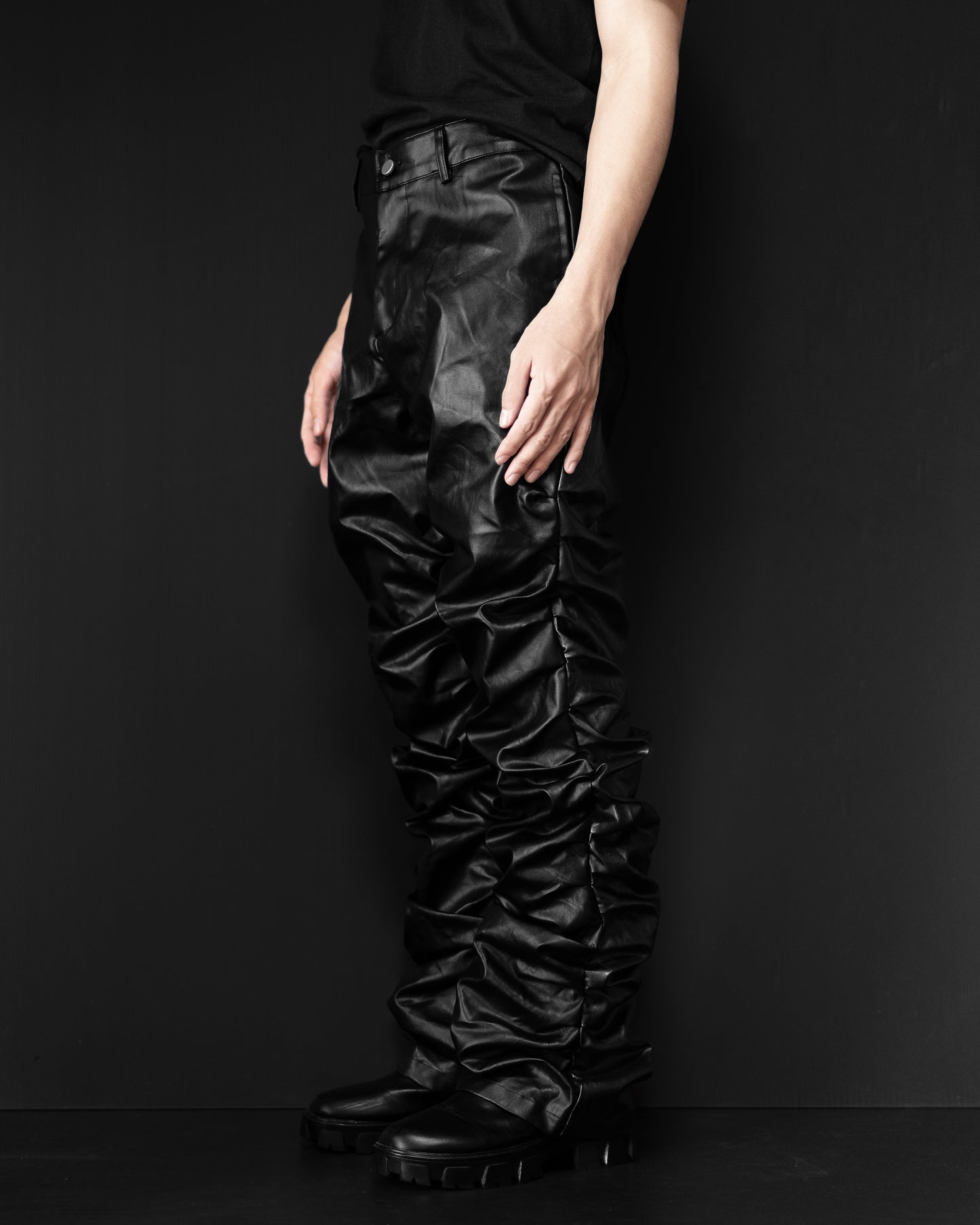 LONG LEATHER GATHERED PANTS