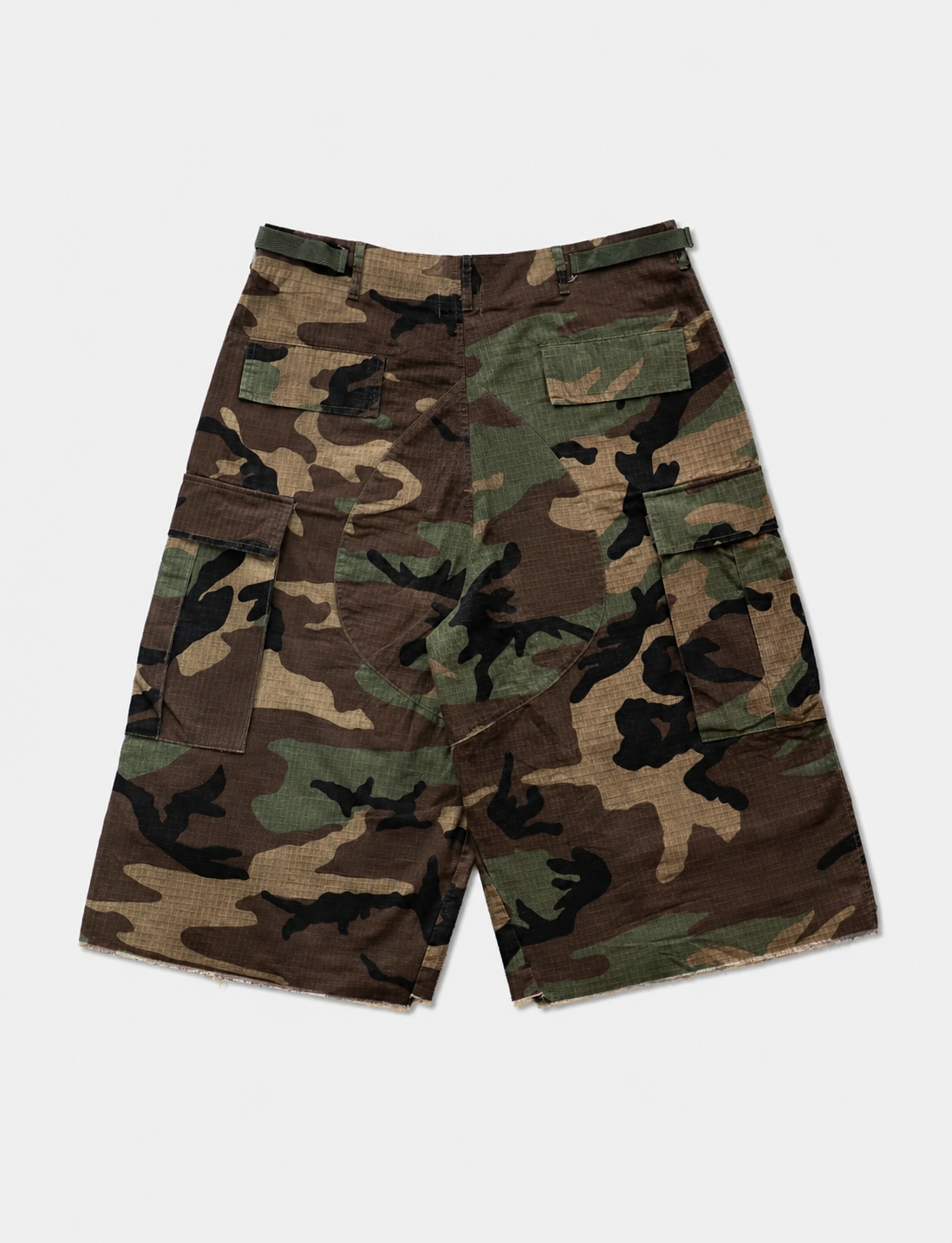 CAMO WIDE CARGO SHORTS